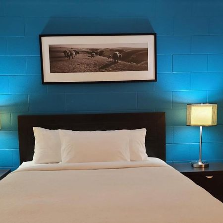 Roadking Inns Motel YYC Kültér fotó