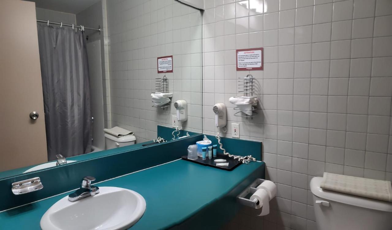 Roadking Inns Motel YYC Kültér fotó