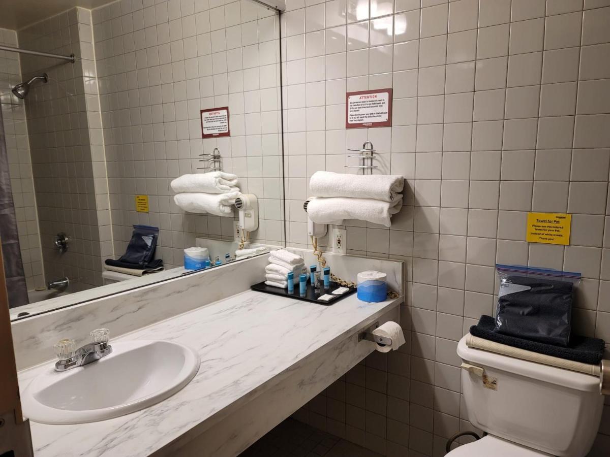 Roadking Inns Motel YYC Kültér fotó
