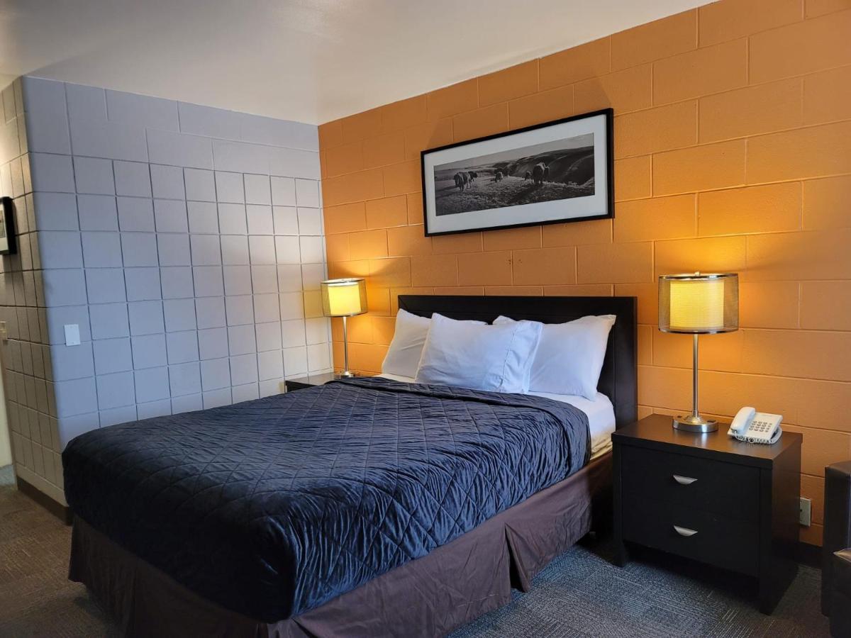 Roadking Inns Motel YYC Kültér fotó